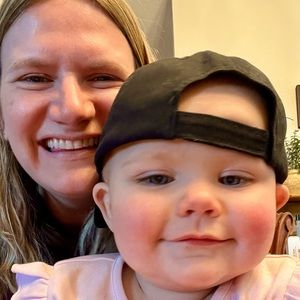 Meet your Posher, Laura